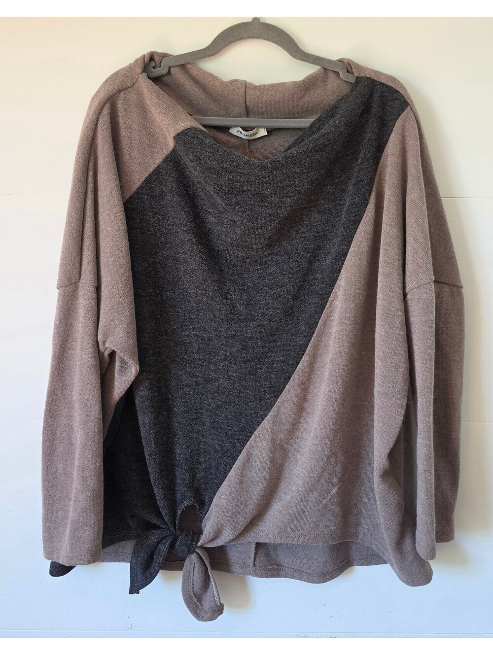Promesa NWT Colorblock Tie Front Knit Sweater Top Large Taupe Gray Slouchy, 470